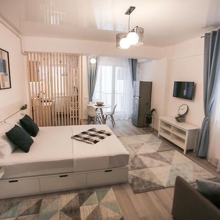 Premium Studios Mamaia Nord - Marea La 50M Năvodari Extérieur photo