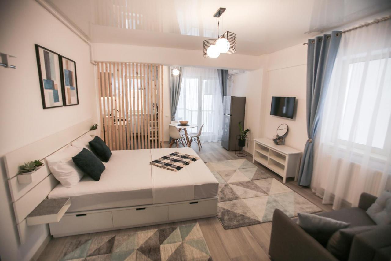 Premium Studios Mamaia Nord - Marea La 50M Năvodari Extérieur photo