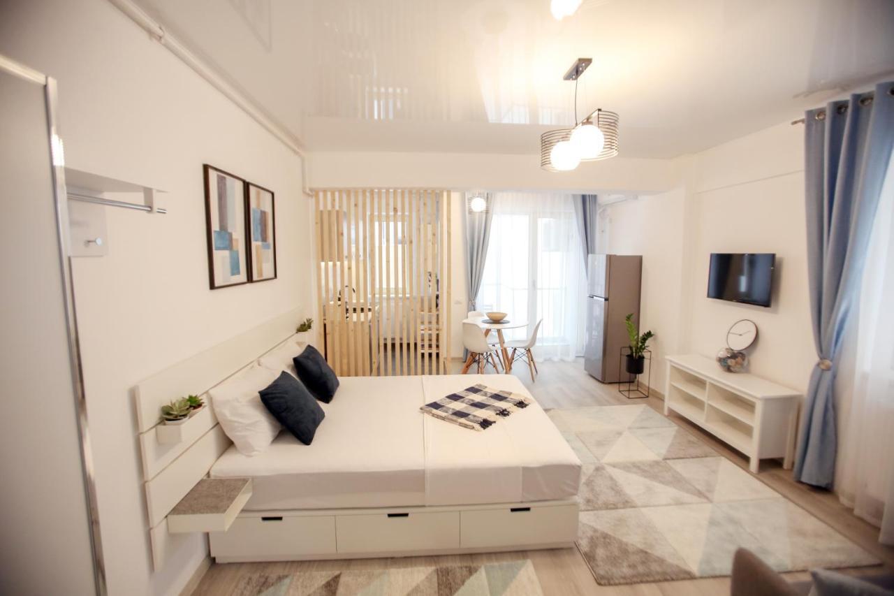Premium Studios Mamaia Nord - Marea La 50M Năvodari Extérieur photo