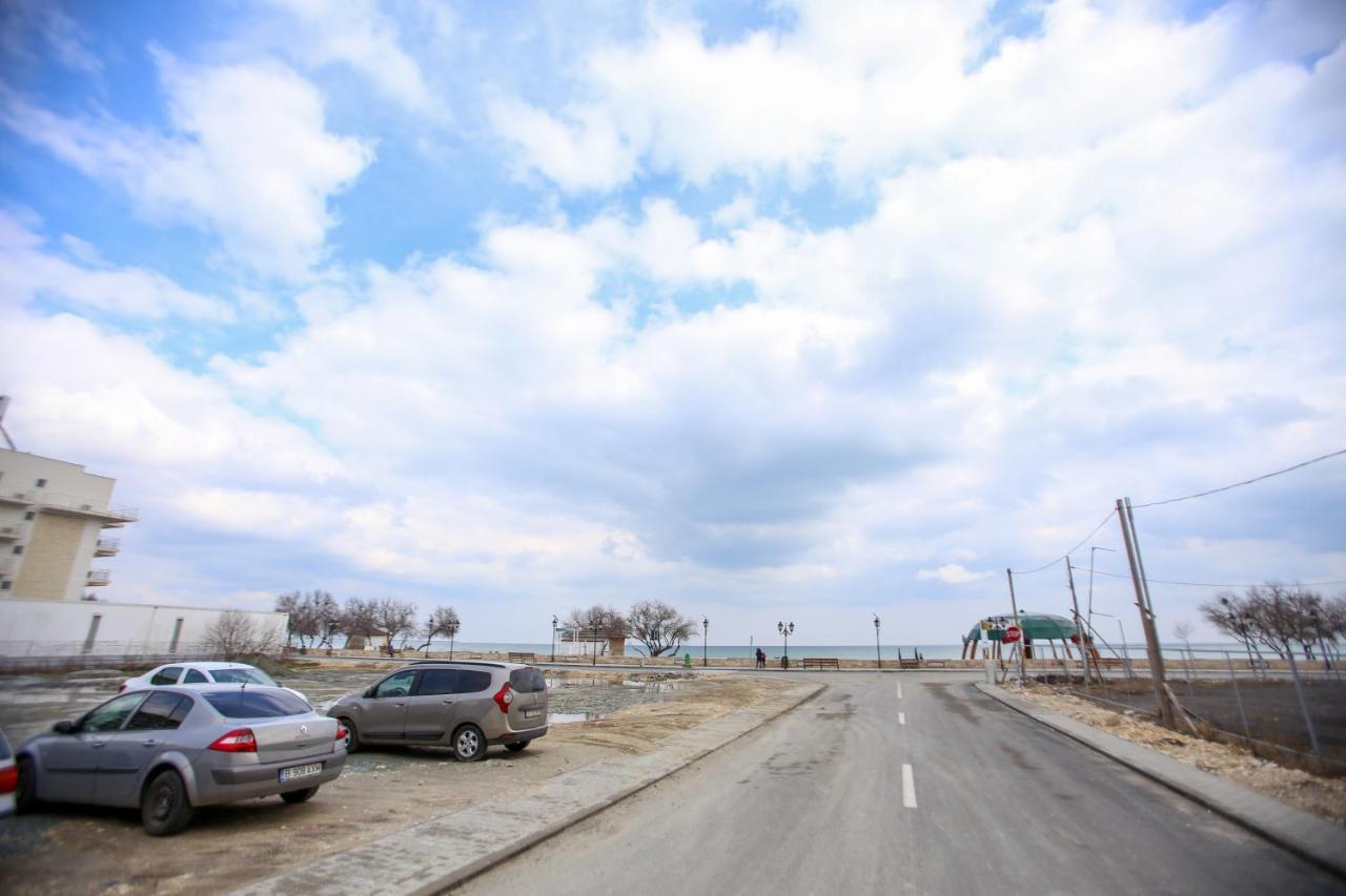 Premium Studios Mamaia Nord - Marea La 50M Năvodari Extérieur photo