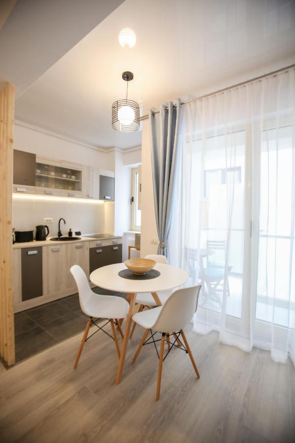 Premium Studios Mamaia Nord - Marea La 50M Năvodari Extérieur photo