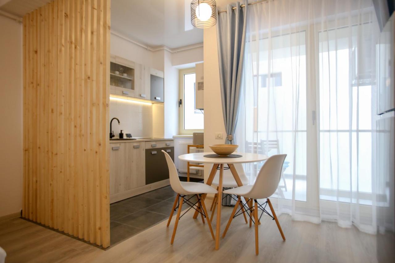 Premium Studios Mamaia Nord - Marea La 50M Năvodari Extérieur photo